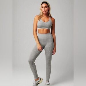 Fabletics Seamless High-Waisted Linework Legging Luna Grey/Volcanic Ash Size L